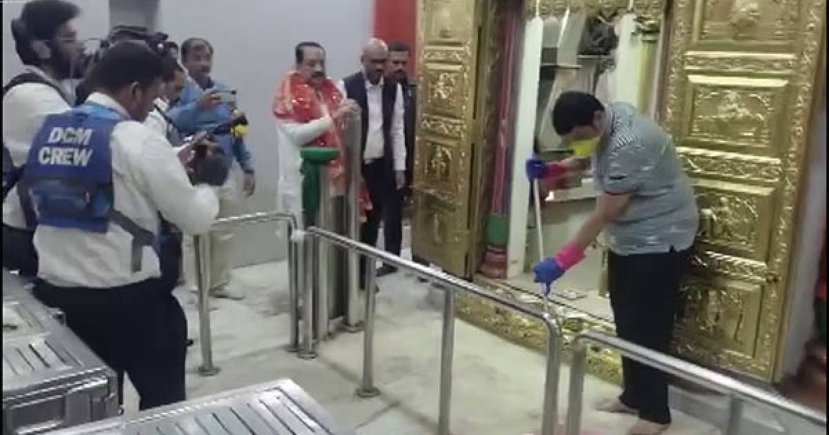 Maharashtra: Deputy CM Devendra Fadnavis cleans Mumbai's Mumbadevi temple premises ahead of Pran Pratishtha event in Ayodhya